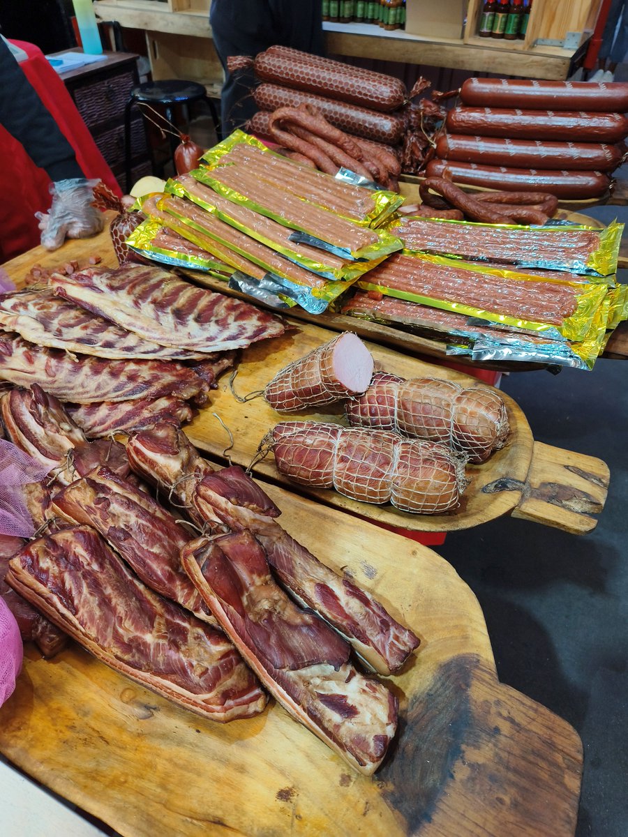 Looking for a taste of authentic Polish cuisine? Look no further than the Victoria Polish Meats stall at Bay Harbour Market! This hidden gem is a haven for meat lovers, serving up traditional Polish cured meats and sausages😋 #MarketFresh #VictoriasPolishMeats #HoutBay