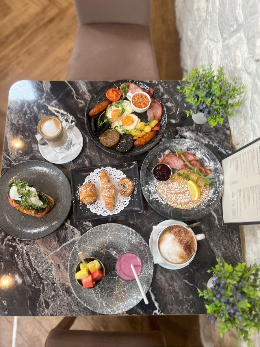 ShannigansGP's tweet photo. In need of a pre-match feed? Enjoy our brunch menu @ShannigansGP from 10.30 🟡🔵 https://t.co/0mnBqxIxcH
