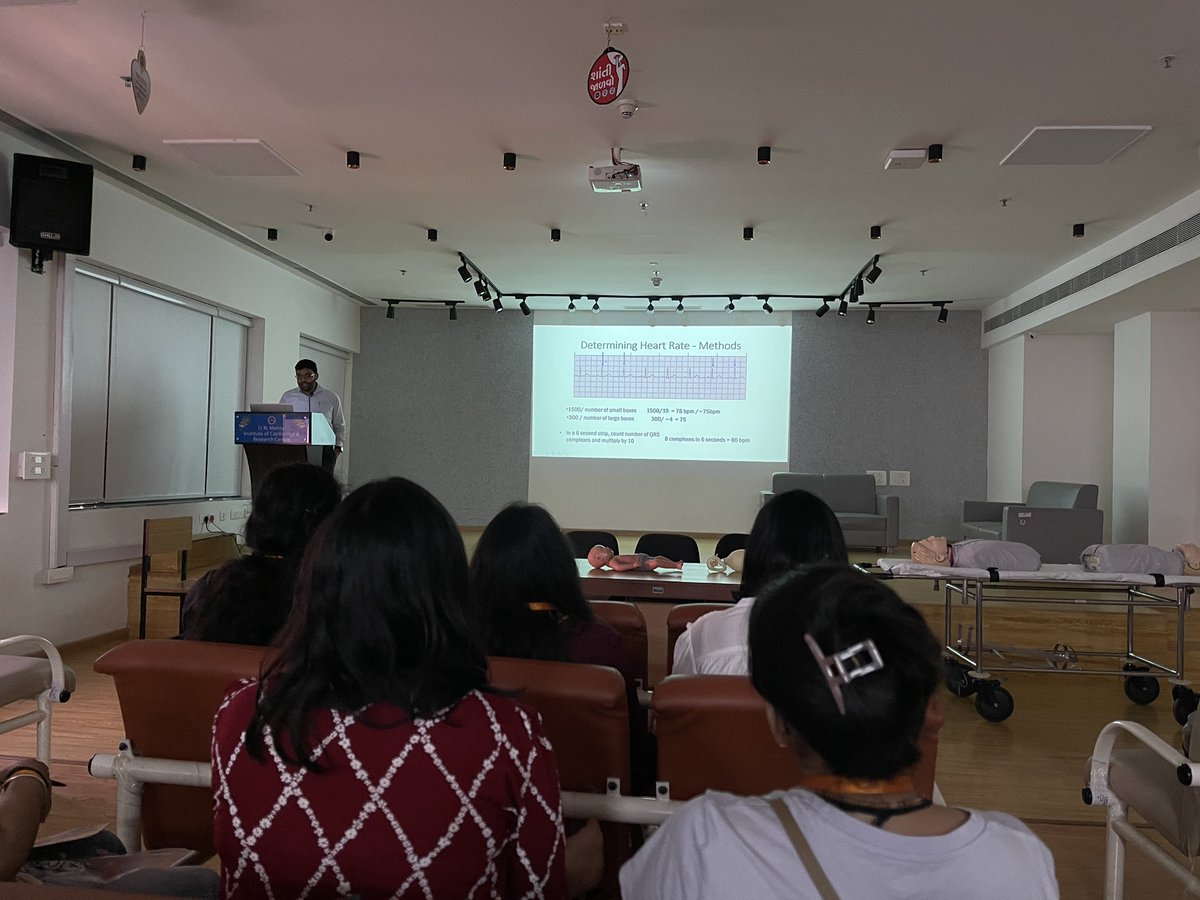 AnujBarot1503's tweet photo. In the afternoon session, I had the privilege of participating in a #Cardiology workshop (which was held at the @UNMICRC). The workshop was highly informative, offering hands-on sessions in ECG and CPR, which I found particularly valuable.

#Conference #Ahmedabad

2/2 https://t.co/YorcTWViEp