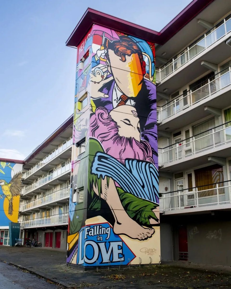 “Falling in Love” #StreetArt by Bustart📍Leeuwarden, Netherlands 🇳🇱 #HappySunday 💞