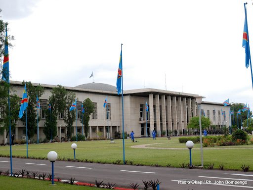 DjoKalengay's tweet photo. #RDC: attaque au palais de la nation à 4h. Les assaillants passent un message à l'intérieur du Bureau du chef de l’État congolais, ils sont arrêtés par l'armée congolaise. Des grandes décisions sont attendues sur la sécurité de la capitale et les institutions de la République. https://t.co/InkUiv1y38