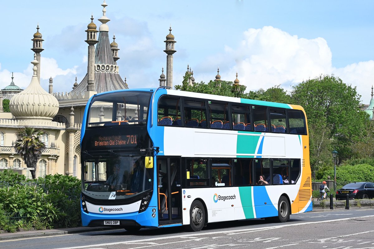 New @StagecoachSE route 701 from Eastbourne to Brighton via Seaford, Newhaven and Falmer commenced on Monday. Photographed arriving at Old Steine is @ADLbus Enviro 400 MMC 10480, one of four recently acquired from @StagecoachGM.