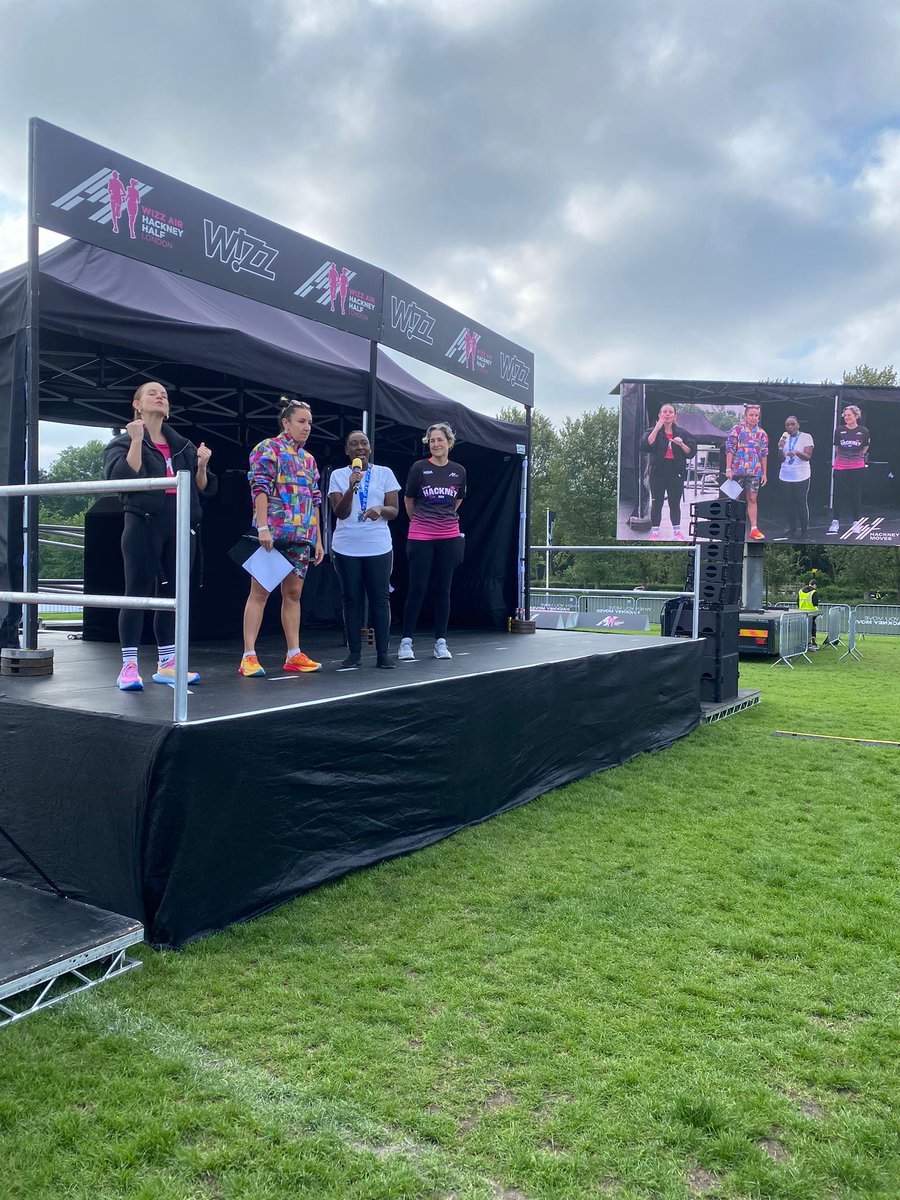 AnntoinetteBra1's tweet image. Great to  start the morning @HackneyMoves with @carowoodley at the #HackneyHalf go Mayor Woodley and @chrismylesk #RUN