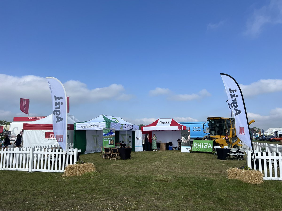 Raring to go at the @EssexYFC Show 🤩 A quick meet with one of the YFC Clubs we’re supporting this year - Ashdon & Saffron Walden 🚜 @Ash_Saff_YFC We’re on the main ring - make sure to give us a visit! #EssexYFCShow