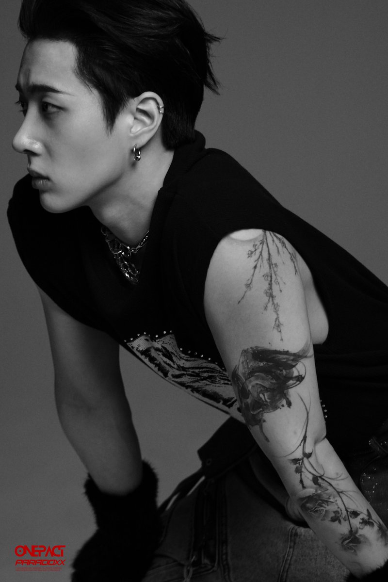 ONE PACT [PARADOXX]
CONCEPT PHOTO : FUNK VER.
#JONGWOO #종우

#ONEPACT #원팩트
#PARADOXX #20240607_6PM