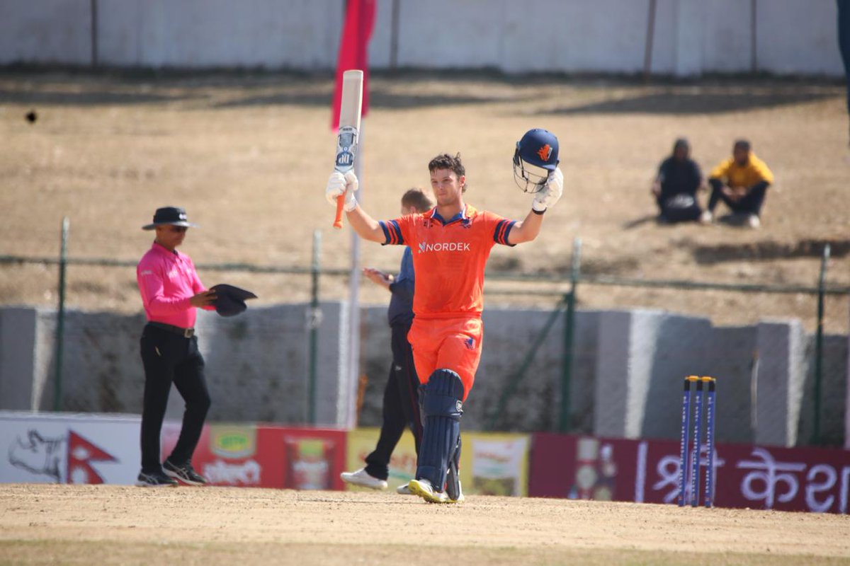 Michael Levitt was born just six days after the first-ever T20 game. Now he's off to the T20WC.

This is his story from being an “arrogant and hot-headed” new kid on the block to now being one of the first names on Ryan Cook’s team sheet.

🔗dutchnews.nl/2024/05/south-…
