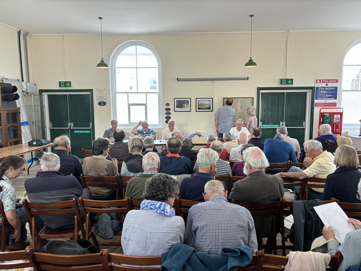 Delighted to welcome @RailwayRamblers to #Lowestoft & host their AGM in the Parcels Office. On Sat they retraced the route of the Kirkley goods lines & will also visit former lines at Southwold, @HalesworthNGRS at Blythburgh, @LeistonWorksRai & Aldeburgh. #CommunityRail #Walking