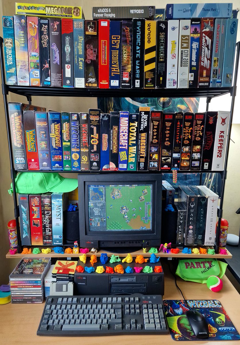 Torzelan's tweet image. There were quite a lot of physical, commercial releases of levels (and more) for Warcraft II. Mostly low effort cash grabs - endless duplicate scraped content - but also some standouts. MoreCraft is probably my favorite, great presentation!
torzelan.com/wc2/
#warcraft2 #wc2