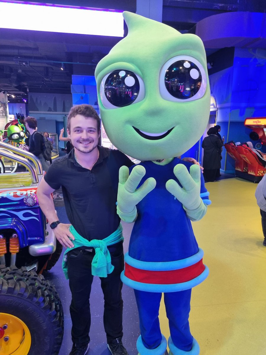 Claire_InCrypto's tweet photo. @wBenjy3 found his @SwissBorg meme coin in London 😆🇬🇧👽 #SwissBorg $BORG #AlienBorg 🛸 https://t.co/mFLy4uPDbS