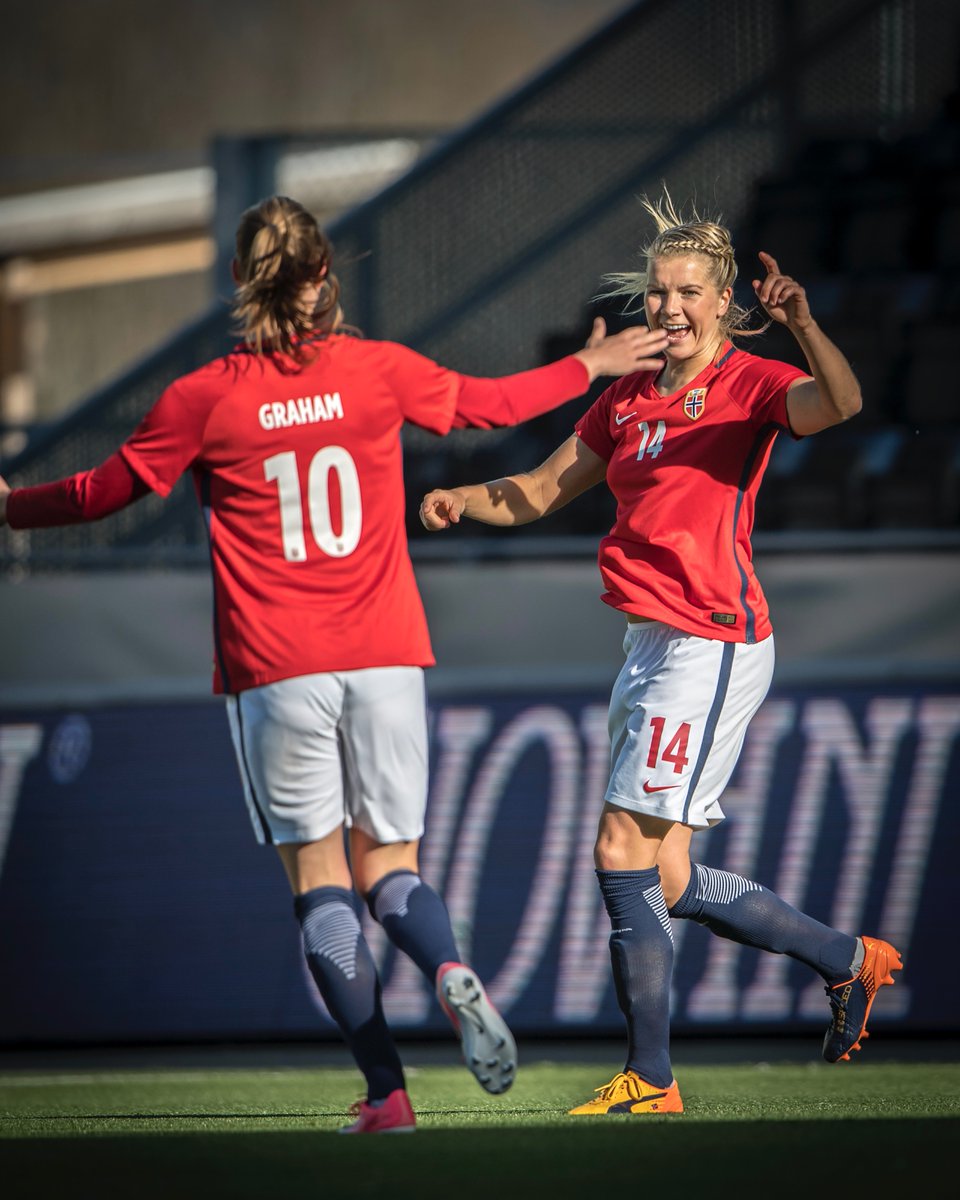 🇳🇴 @AdaStolsmo 🤝 @CarolineGrahamH 

Who will come out on top in the #UWCLfinal?

#Rivalhood || #QueensOfFootball