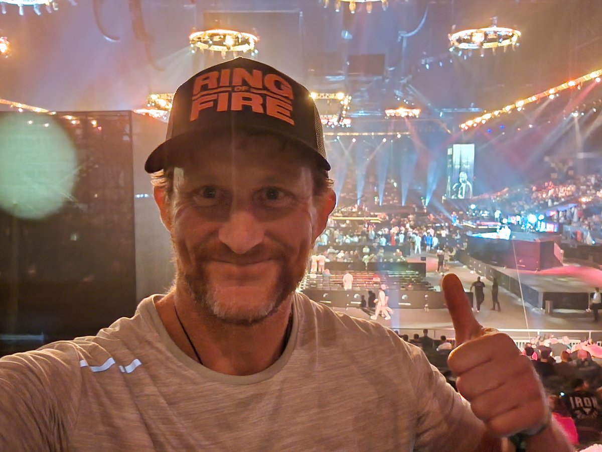 Amazing to attend #FuryUsyk in #Riyadh 💪 #SaudiArabia know how to put on an event - exceptional! I recall watching #LewisTua back in the day in #Auckland washing dishes at the RSA after school for pocket money. The #RingofFire was incredible. Well done Saudi Arabia! #boxing 💪