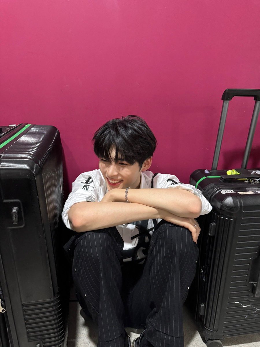 ZB1_official's tweet image. _💌

제로즈~🌹
Feel the POP 첫 주 완료~!
앞으로도 조금씩 다른 안무나 제스처 포인트 도전 해볼게❤️ 스트레스 POP POP 하자 :)

#SUNGHANBIN #성한빈
#ZEROBASEONE #ZB1 #제로베이스원