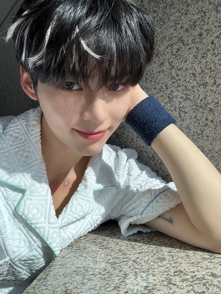 ZB1_official's tweet image. _💌

제로즈~🌹
Feel the POP 첫 주 완료~!
앞으로도 조금씩 다른 안무나 제스처 포인트 도전 해볼게❤️ 스트레스 POP POP 하자 :)

#SUNGHANBIN #성한빈
#ZEROBASEONE #ZB1 #제로베이스원