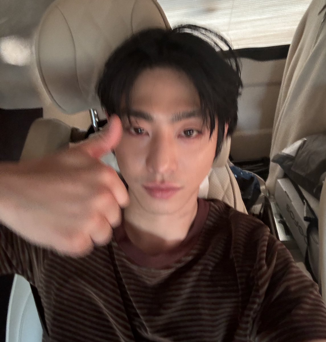 240519 안효섭 위버스

오늘 촬영 완료👏👏

🔗 weverse.io/ahnhyoseop/art…