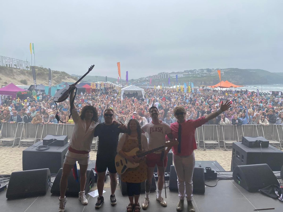 Tunes in the Dunes 🔥🔥🔥😳

#Festival #LiveMusic #QueenTribute  #Cornwall