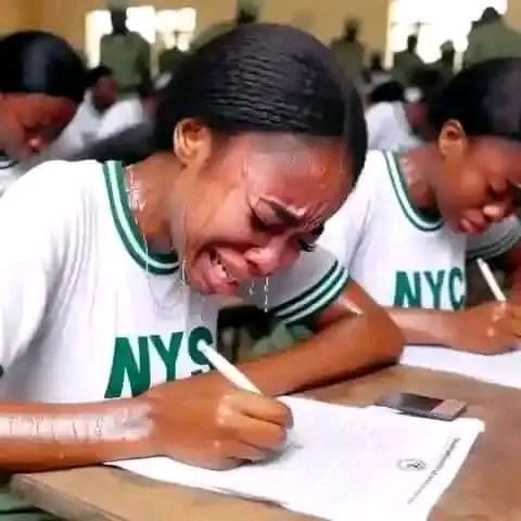 It's funny how person wey read accountancy for University, go go open Chemist after graduation 💔🚶