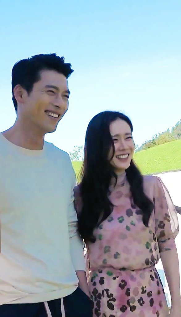 married & parents ~binjin~💍👶♥️
#HyunBin #SonYeJin #현빈 #손예진 #BINJIN #CrashLandingOnYou #TheNegotiation