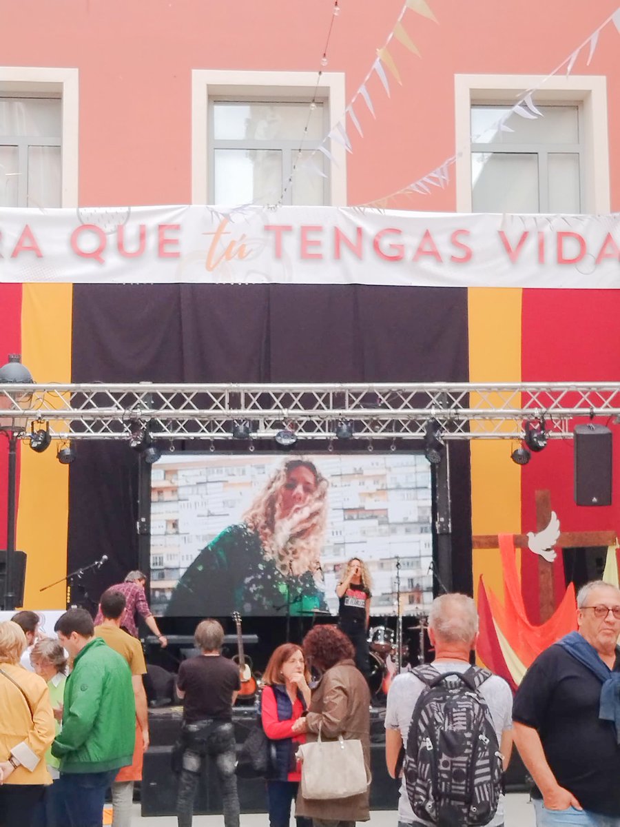 Ayer celebramos la Jornada Diocesana de Primer Anuncio y Feria Vigilia de #Pentecostés en la Casa de la Iglesia ⛪️ y en el patio del <a href="/AlmaMaterZgz/">Alma Mater Museum</a> ¡Fue un gran momento de encuentro y de compartir experiencias a nivel diocesano! ¡Lo pasamos fenomenal! 

<a href="/ArchiZaragoza/">Archidiócesis de Zaragoza</a> #Zaragoza