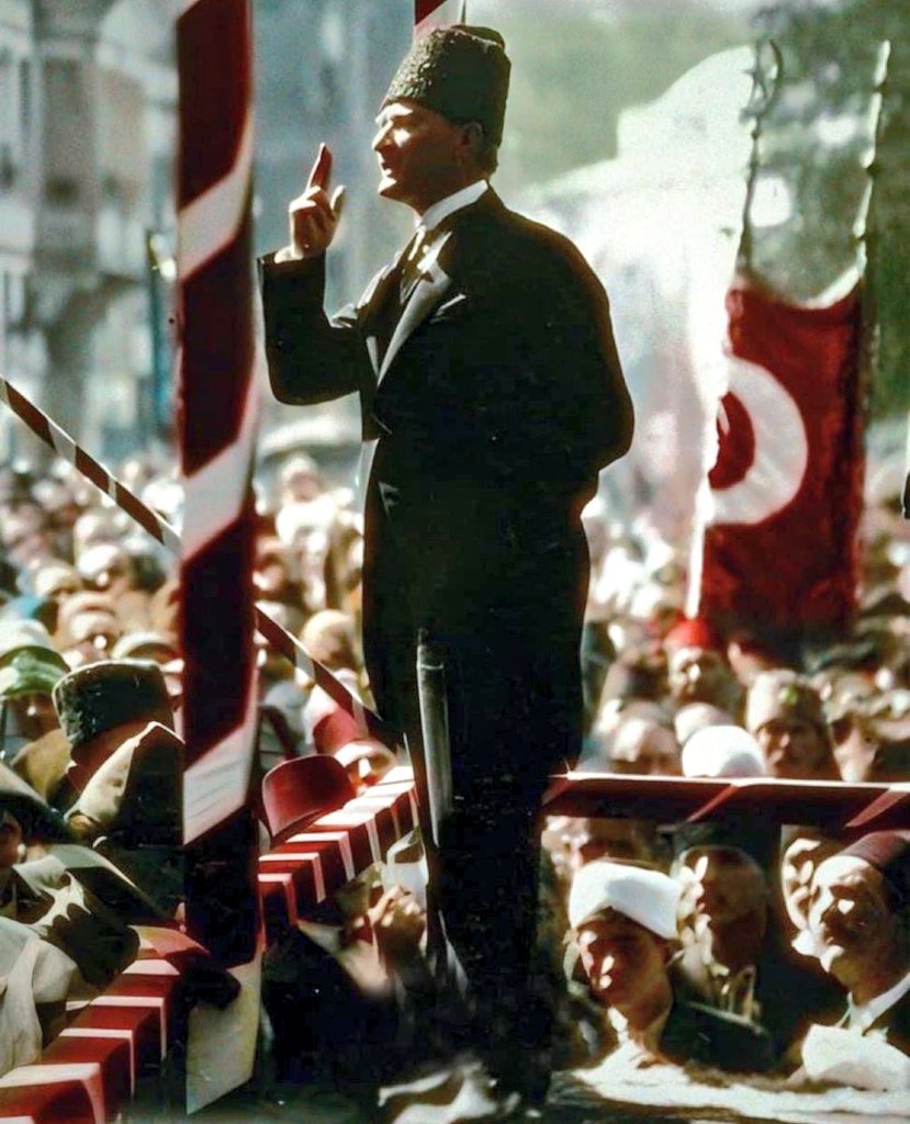 Ey Büyük Atatürk!
Açtığın yolda, gösterdiğin hedefe durmadan yürüyeceğime ant içerim.
19 Mаyıs Atаtürk’ü Anmа, Gençlik ve Spor Bаyrаmımız kutlu olsun. 🇹🇷

#SanaMinnettarız