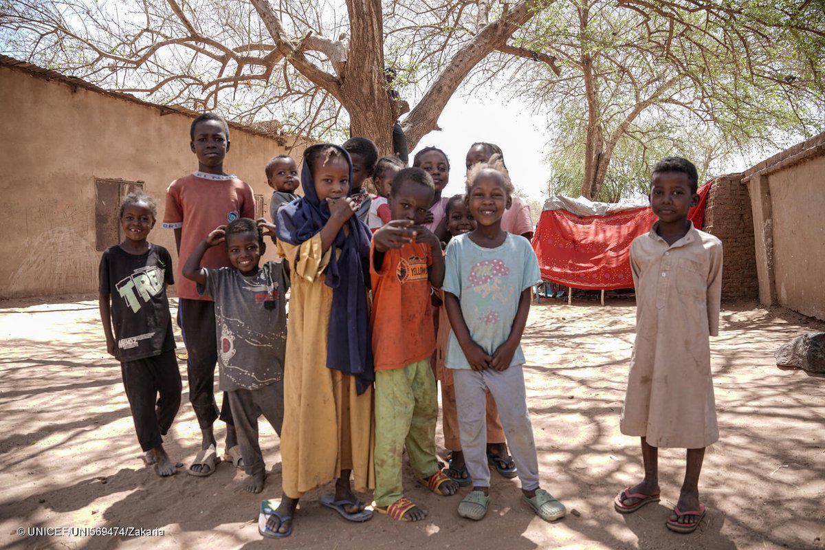 يؤدي تزايد العنف في مدينة الفاشر بالسودان وما حولها إلى عواقب مميتة على الأطفال. ومن الممكن أن يكون المزيد من التصعيد في المنطقة كارثياً بالنسبة لـ 750,000 طفل. أطفال #السودان بحاجة إلى #وقف_إطلاق_النار الآن. #اليونيسف