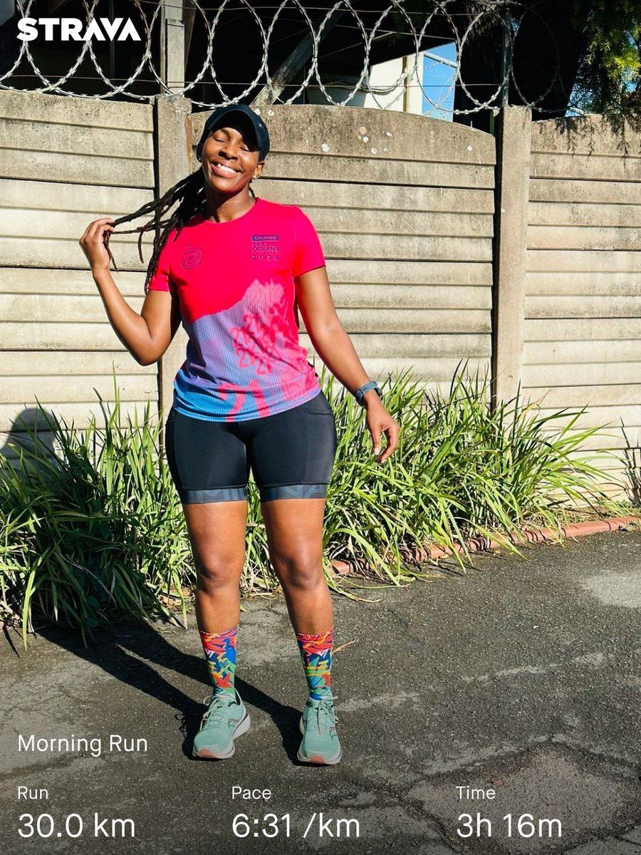 Woke up early for a run so that xa ifika iLonliness yaSunday ndibe ndidiniwe ndilale 🥳