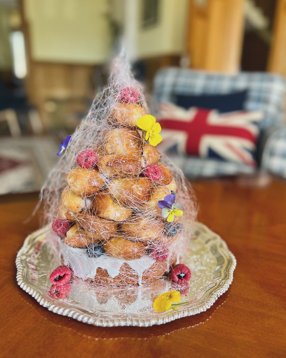 Happy World Baking Day! 🧁 Today (and every day) we want to celebrate our amazing residence chef Evelin👩‍🍳 In the photo you can see one of her recent creations: a Croquembouche Cake with Lemon & Berries 🌸🫐 to which she humbly referred to as “nothing special” 👸