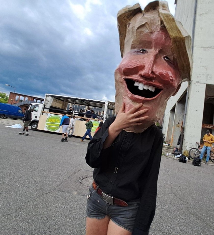 Kleine Schnappschüsse von den Vorbereitungen... 
#tempelhoferfeld #thfbleibt #kdk2024 #karnevalderkulturen