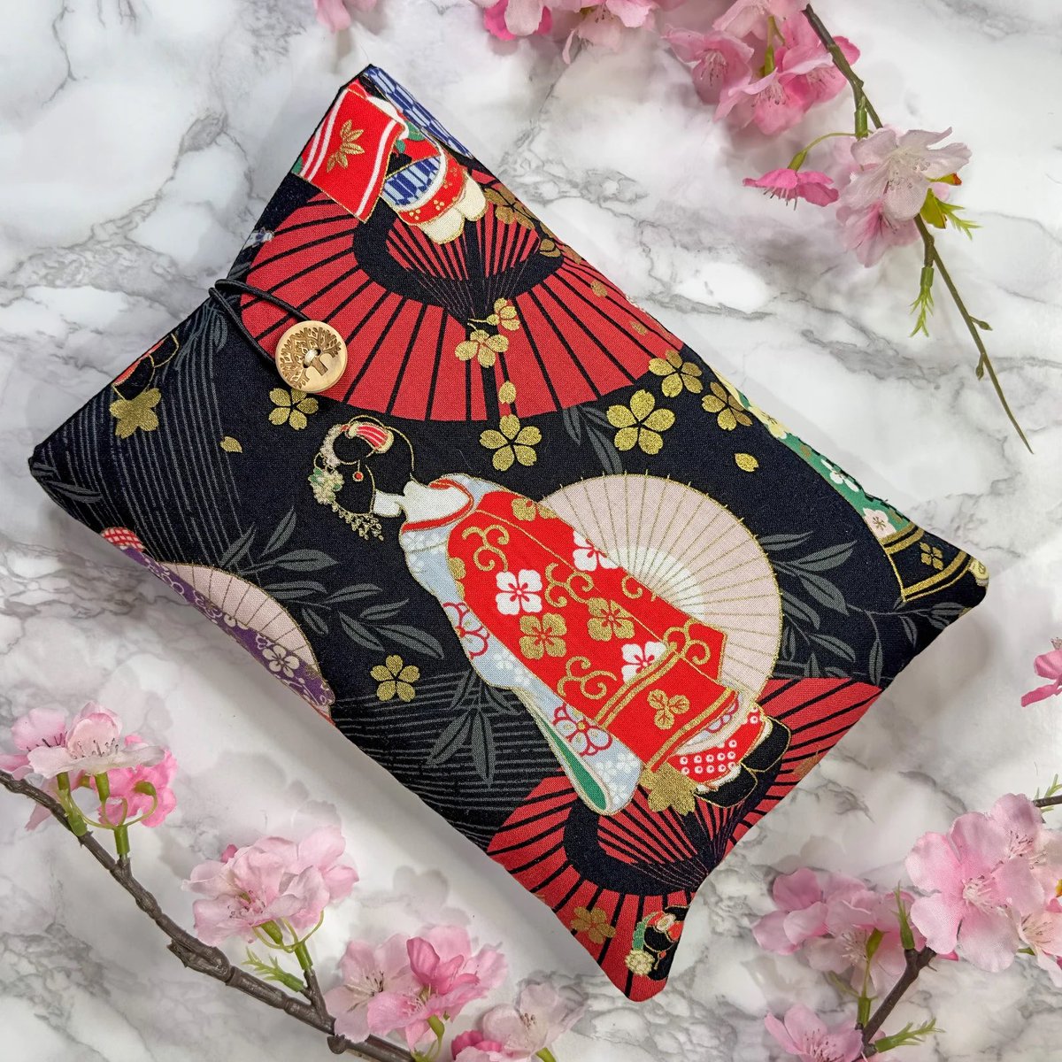 Japanese Cotton Book Sleeve japangiftsuk.etsy.com/listing/164270…

#MHHSBD #Handcrafted #JapanGifts #earlybiz #handmadehour #CraftBizParty #giftideas #UKCraftersHour #ShopSmall #UKGiftHour #UKGiftAM #inbizhour #smallbusiness #CelebsForSmallBiz #UKMakers #bizbubble #YourBizHour #etsyfinds