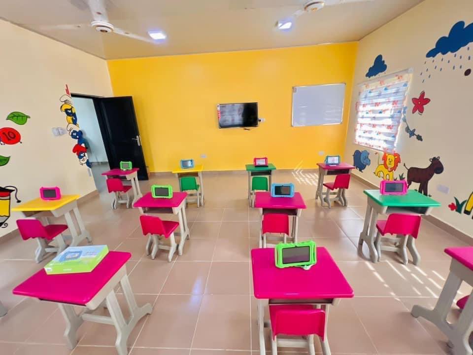 _PastorUmoEno's tweet photo. As part of the activities marking my first year in office, I had the privilege of commissioning the newly built model Primary Health Centre in Ikot Nkwo, Ibesikpo Asutan LGA, and the Christ the King Model Primary School and Government School Ewet Offot. https://t.co/WtNsFHmsOW