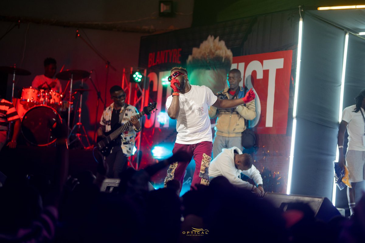 People came out to support trap yesterday. It was historical 🔥🔥🔥🔥 much thanks to everyone who showed up to support me, you made my dream a reality. I saw God yesterday……. My team, sponsors and artists🙏🙏 Introducing the world to Malawi and kawale #BelieveInYourself