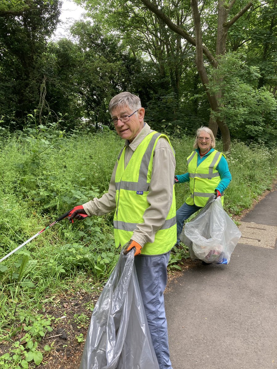 👍 Bintastic!

🧹 Armed with pickers, bags, gloves and high viz the #ShootersHill Community Clean Up on Saturday 18 May was great fun & a success.

🧽 Our community in Cleanthus, Eaglesfield and Foxcroft Roads and part of Shooters Hill, SE18 is cleaner thanks to the spring clean.