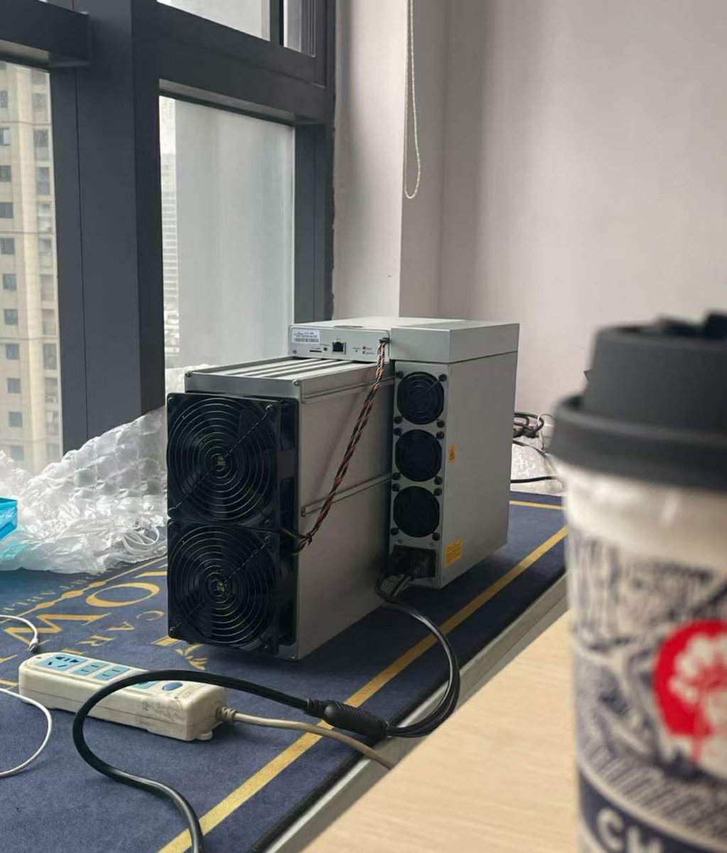Peng2887's tweet photo. 65台e9pro 3680 3780再跑2xxxx
​400台s19kpro 120t 9xxx
​全新t21 190t 自提现货2xxxx
​160台1246 93t 自提测试在矿场
​90台1346 110 4xxx价格还行 https://t.co/FxIVL2XsAS