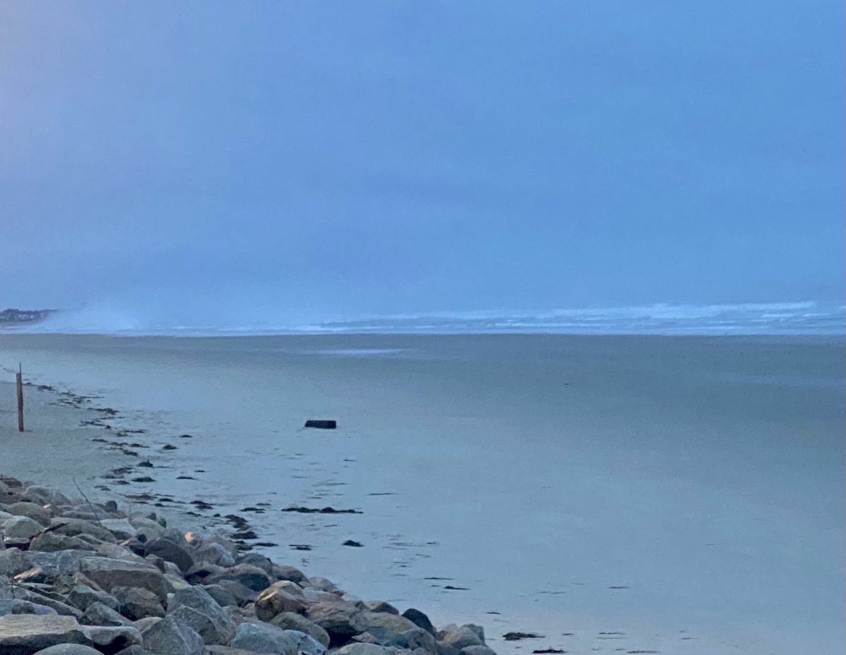 Beach fog #ogunquit #maine #sunrise ⁦@MichaelPageWx⁩ ⁦@JeffNBCBoston⁩ ⁦@SurfSkiWeather⁩ ⁦@CecyDelCarmenTV⁩ ⁦@1DegreeOutside⁩ ⁦@DeniseWX⁩ ⁦@susantran⁩ ⁦@KatSotnik⁩ ⁦@JGodynick⁩ ⁦@StormHour⁩