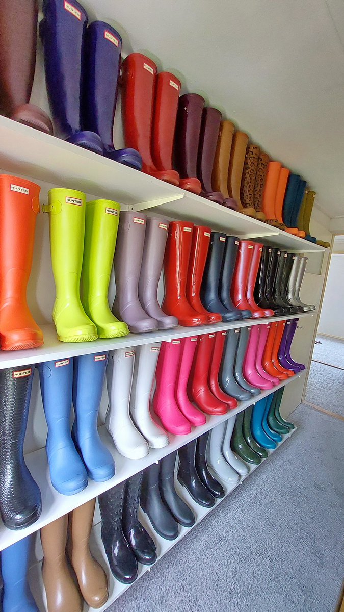 Which colour for mucking out the horses today? I say ‘mucking out’. I just pet them. Someone else cleans up their shit.