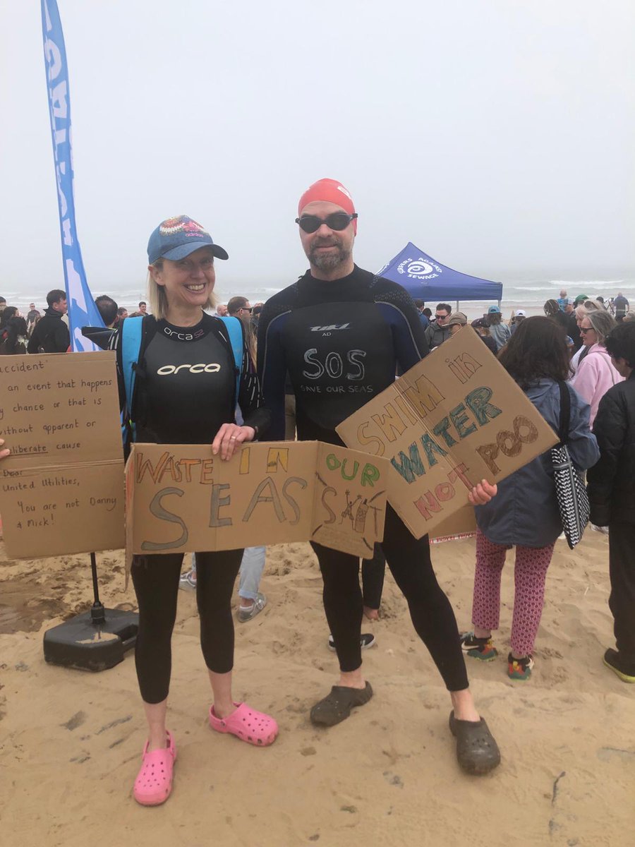 The response from the crowd was clear 'we don't want to swim/surf/see our poo' 💩🚫
Cheers Tynemouth 
Mrs Maj and I supporting the cause down at #Tynemouth
#SASpaddleout @sascampaigns
@NSVL_1998
@TynemouthPool