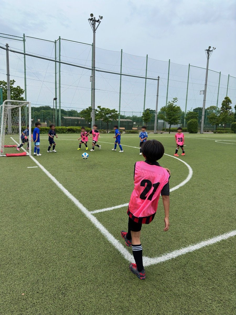 mitaka5sc's tweet photo. 4年トレーニング
体幹と基礎トレーニングに取り組みました。
今の取り組みが必ず成長につながる!
一つ一つを大事にしていこう。
#5SC #5小サッカークラブ #少年サッカー #三鷹市 #三鷹第5小 https://t.co/S6JVwSWfRN