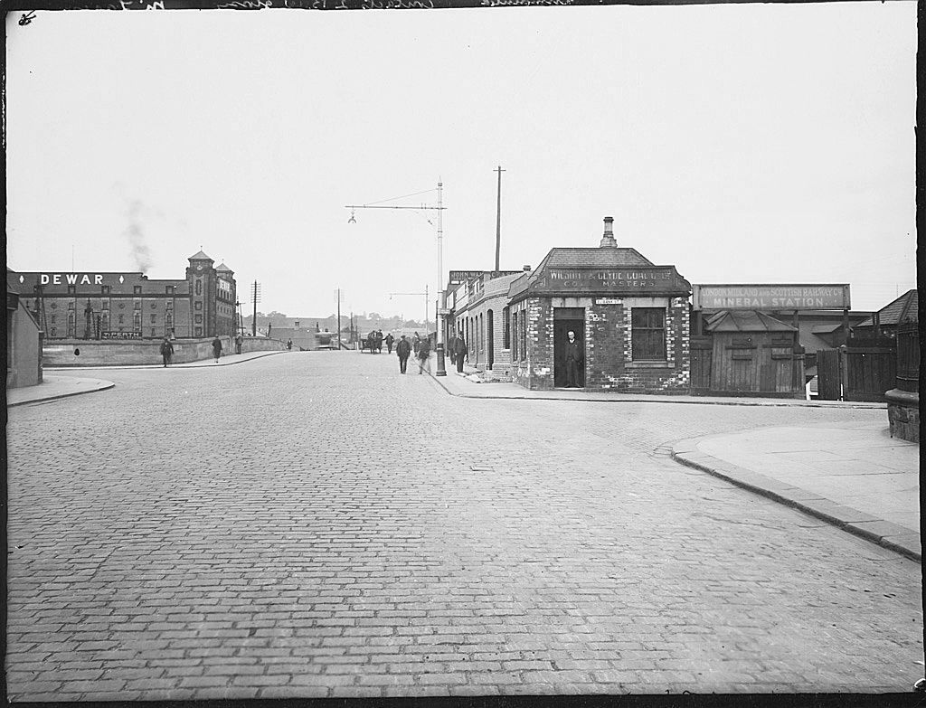 It's, oh, so quiet...

Glasgow Road, Perth, c.1932.

📸 Molly Forgan Collection, #PerthArtGallery. Ref: 1994.2410.6