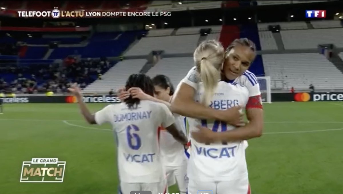 🗣️ 'Ça prouve qu'on est au-dessus du PSG.' 🦁 La fierté de Delphine Cascarino après le 17e titre de champion de France de @OLfeminin.