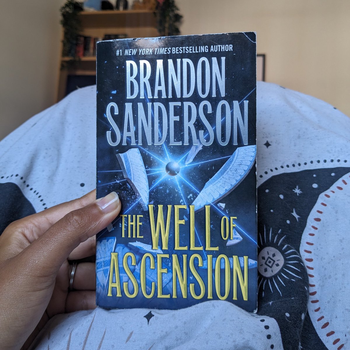 I am renouncing my slander of the fantasy genre. Brandon Sanderson. I finally get it. 🥲 Just finished book 2, and I'm so glad I already bought book 3 🙌🏾