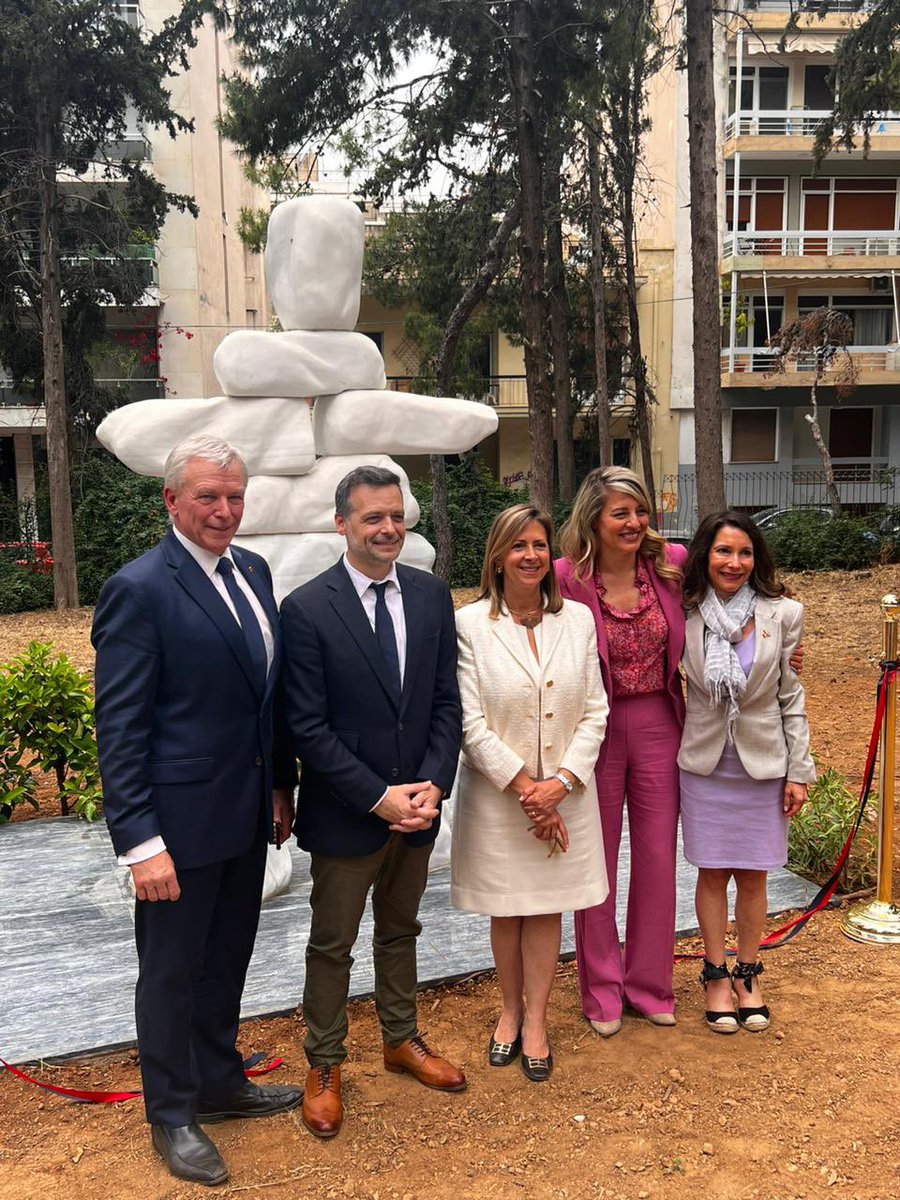 Moving ceremony w Min @melaniejoly & Mayor @h_doukas to inaugurate a unique Inukshuk in Pentelic marble, by Inuit artist Heather Carroll. This gift to the City of #Athens honours Canada’s Indigenous heritage & marks 80 years of diplomatic relations & friendship