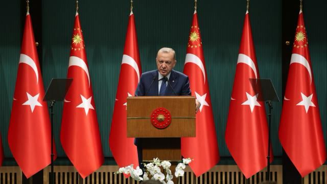 Cumhurbaşkanımız Recep Tayyip Erdoğan: “19 Mayıs ruhu, bu milletin en büyük varlığı, en büyük sermayesidir. Zorluklara karşı durmanın, azimle, inançla, kararlılıkla hep beraber mücadele etmenin anlamı bu ruhta gizlidir.'