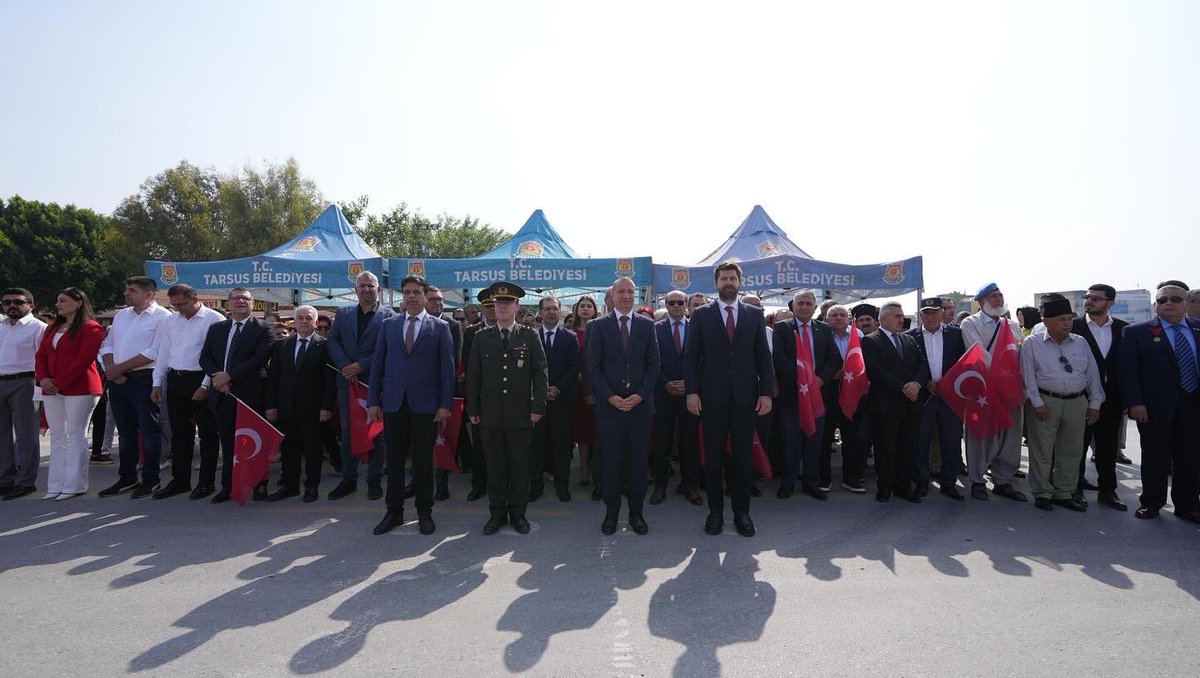 19 Mayıs Atatürk'ü Anma Gençlik ve Spor Bayramı kapsamında Cumhuriyet Meydanı'nda düzenlenen çelenk sunma törenine katıldık. 19 Mayıs Atatürk’ü Anma Gençlik ve Spor Bayramımız kutlu olsun.🇹🇷 #Tarsus #19Mayıs