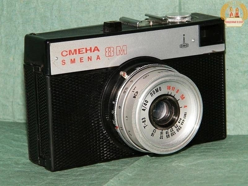 Самый популярный для начинающих фото любителей в СССР.фотоаппарат.Лучше СМЕНЫ считались лишь ФЭД и Зенит.👍🙃