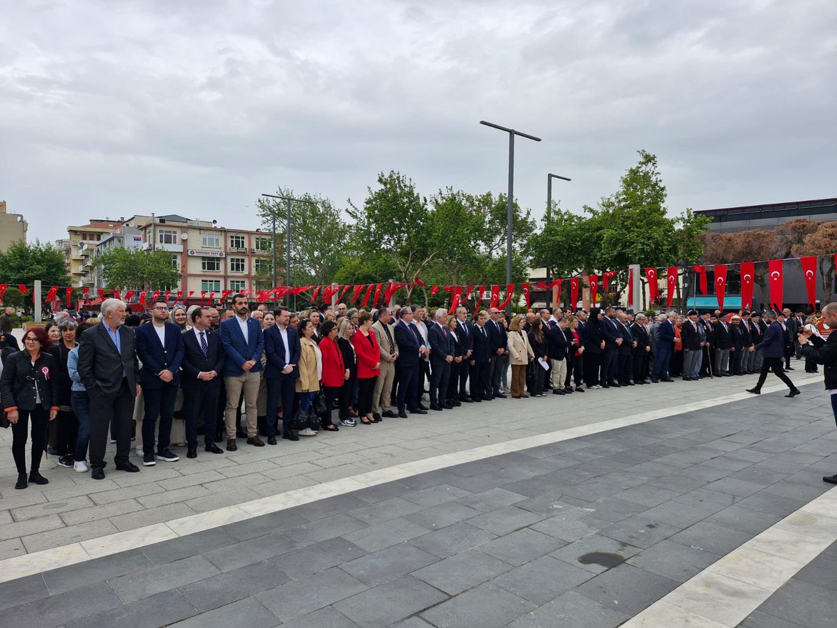 19 Mayıs Atatürk’ü Anma, Gençlik ve Spor Bayramı Törenlerine Meclis Üyelerimiz ve teşkilatımız ile katıldık.