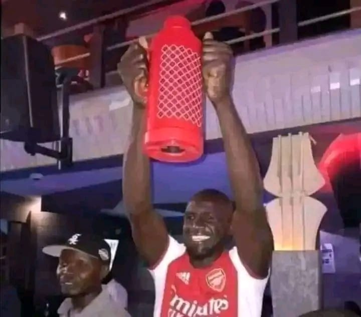 DaddyRashi37463's tweet photo. Congratulations arsenal, 2023/2024EPL winners 🤣😁 https://t.co/bGHmeHpx01