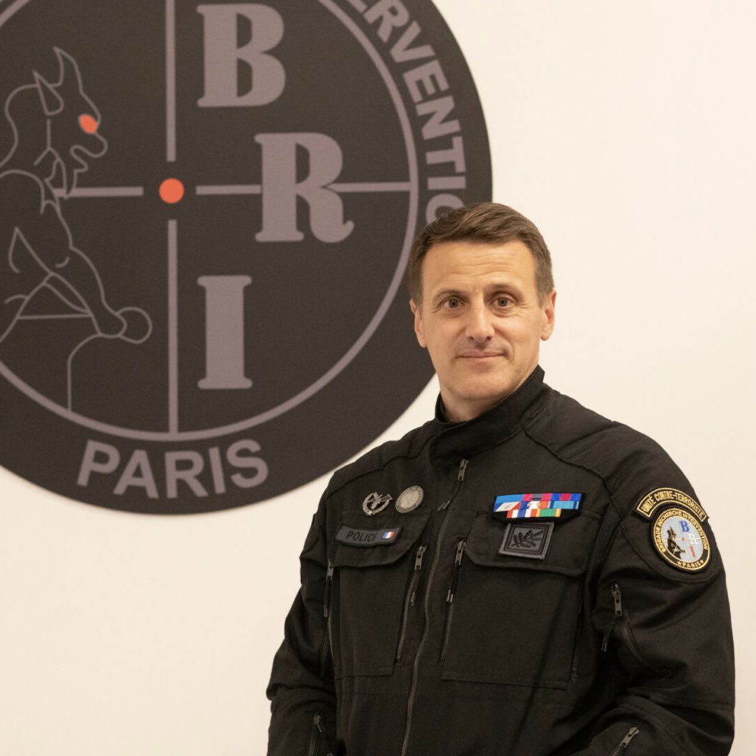 De Mesrine au Bataclan, la célèbre Brigade de recherche et d'intervention de Paris, une unité de légende.

Le commissaire divisionnaire Simon Riondet, chef de la BRI de Paris. 🌟