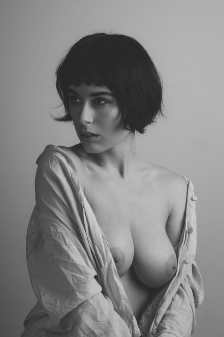 🖼️ Muse @GlassOlive https://t.co/LSO0AbuT4u<a class="tags" href="/tag/glassolive">@glassolive</a>