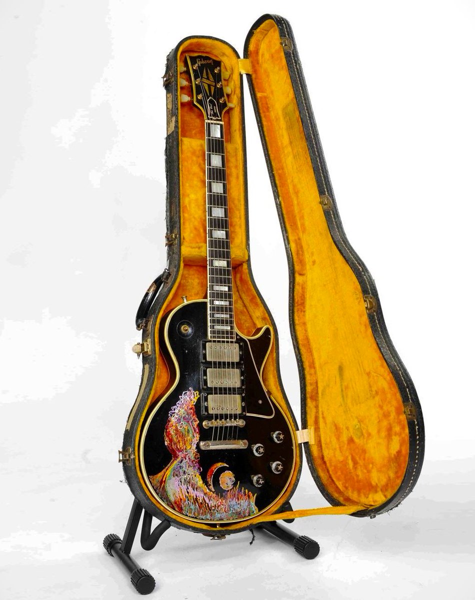 Keith Richards' 1957 Gibson Les Paul Custom 
#guitar #Gibson #FamousGuitars #KeithRichards #TheRollingStone #GibSunday