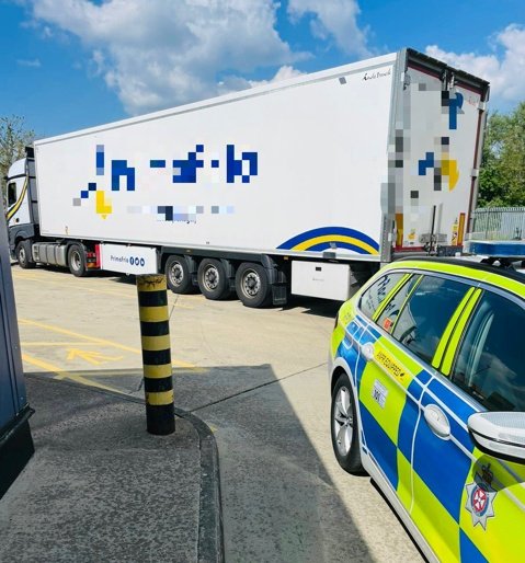 #RPU are on the lookout for a commercial vehicle offence on Sundays. This vehicle was team driving and offences of insufficient weekly rest identified. £1200 in fines issued.