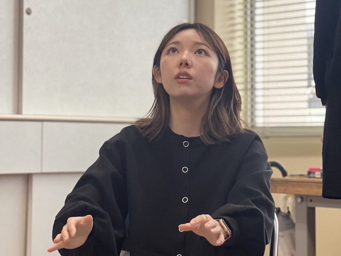 mana_produce's tweet photo. #友達審査会 
キャラクター紹介6️⃣
U(成川晶子)役　→ 濱崎優姫

時にはカウンセラー。
時には事務員。時には看護師…

口癖は『ちょっと待ってええ！！』
彼女引くカードが導くお告げとは！？

sideA.Bの変化をお楽しみに✨ https://t.co/9YR231x9h7